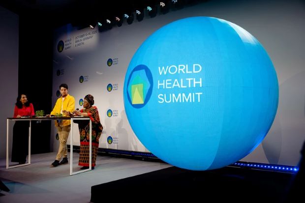 في قمة الصحة العالمية، تعالت الدعوات المنادية بأن تنهض الدول ذات الدخل المنخفض والمتوسط بمسؤولية الإنفاق على منظوماتها الصحية. حقوق الصورة: قمة الصحة العالمية